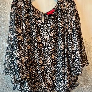 Jennifer Lopez Black and tan Flutter Sleeve Blouse